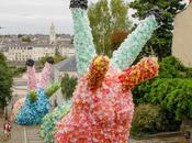 "Slow Slug" limaces géantes faites 40.000 sacs plastique Florentijn Hofman Sculpture
