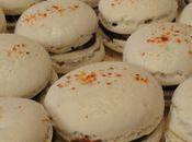 Macarons blancs ganache chocolat piment d'espelette