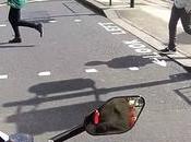 piétons rugissement moto