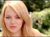 Emma Stone sublime pour Revlon Video