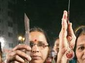 couteaux femmes indiennes «Coupez main personne vous touche»