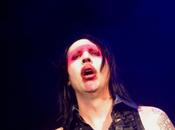 VIDEO Marilyn Manson s’évanoui plein concert acause d'une grippe