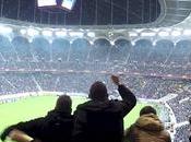 Roumains fêtent victoire l’équipe Steaua Bucureşti contre Hollandais