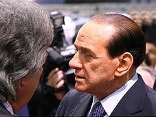Berlusconi modeste face triomphe éclatant