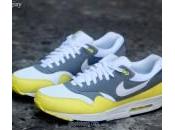 Nike Essential Cool Grey Yellow
