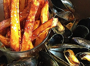Moules, frites sauce poulette