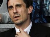 Mercato-Man Neville conseille Rooney rester