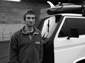 Designer chez Ralph Lauren, plaque tout pour surfer voyager avec vieux