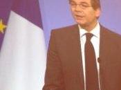 Arnaud Montebourg présente plans pour redresser assurer l'avenir l'industrie Française
