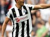 Newcastle Pardew encense Arfa