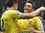 Arsenal Giroud passes d’Özil