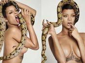 Rihanna pose pour magazine