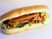 Hot-dog l'orientale (houmous oignons coriandre)