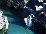 novembre 1993 destruction pont Mostar, géosymbole dans guerre