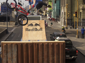 rampes installés camions déplaçant pleine ville
