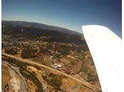 caméra tombe d'un avion atterrit milieu cochons (video)