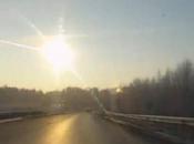 Impact conséquent d'une météorite mètres long, détecté, Chelyabinsk, dans l'Oural.