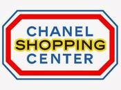 Beaucoup look, access défilé automne/hiver Chanel dans shopping center...