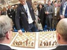 Echecs Carlsen, star Cannes