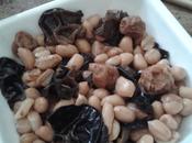 Cacahuètes prunes séchées champignons noirs 话梅花生 huàméi huāshēng