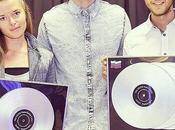 Love Never Felt Good monte encore dans charts!