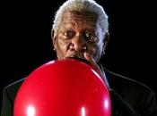 Pour promotion d’une émission, Morgan Freeman inhale l’hélium