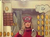 selfies créatifs d’Helene Meldahl devant miroir salle bain