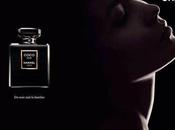 Karlie Kloss, mystérieuse dans nouvelle campagne Coco Noir Chanel...