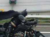 mystérieux personnage balade l’autoroute dans peau Batman