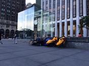 iPhone premiers campeurs devant l’Apple Store York
