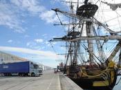 Rochelle "L'Hermione" escale forcée, l'équipage dans l'expectative