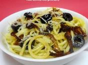 Spaghetti confit d'oignons olives noires