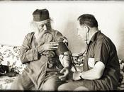 Quiz Photo Visite d’un médecin CICR Monastère Sainte Catherine, Sinaï, Egypte, 1967″