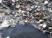 Pollution océans: plus 269.000 tonnes déchets plastiques flotteraient leur surface