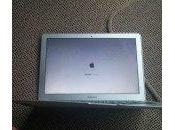 Insolite MacBook survit chute d’un avion