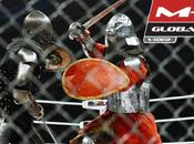 Combat chevaliers battent dans cage