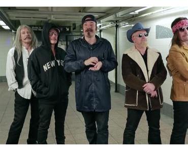 incognito, le groupe U2 fait la manche dans le métro
