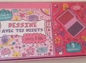 Chut enfants lisent Dessine avec doigts