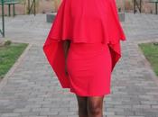 look... petite robe rouge