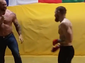 Conor McGregor champion s’attaque Montagne GOT.