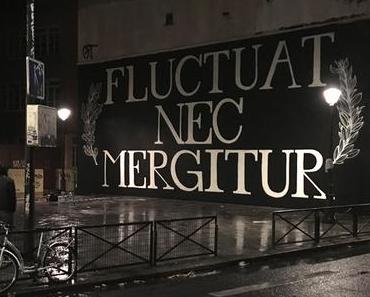 La devise de Paris s’affiche sur le Canal Saint-Martin