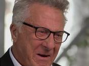 Dustin Hoff­man s’effondre larmes évoquant origines juives