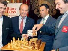 Bilbao: Carlsen écrase Karjakin dans ronde