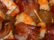 Bouchées crevettes roulées poivrons lard