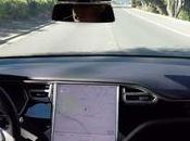 Voici pilote automatique Tesla action