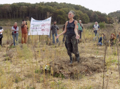 jeunes femmes poignardées #Sivens lors d’un hommage Rémi Fraisse mais fait Police