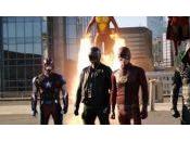 Heroes Aliens long trailer crossover Arrow Flash Supergirl Legends