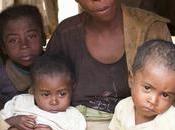 Food Madagascar Haja repartir aider pays natal