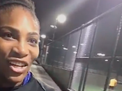 Quand Serena Williams défie deux tennismen amateurs court public
