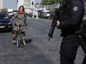 France famille l’auteur l’attaque Champs-Elysées placée garde